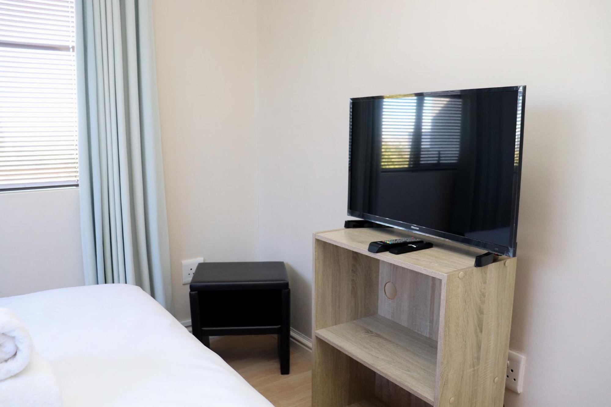 Tygerviews On Uys Hotel Tygerberg Hills ภายนอก รูปภาพ