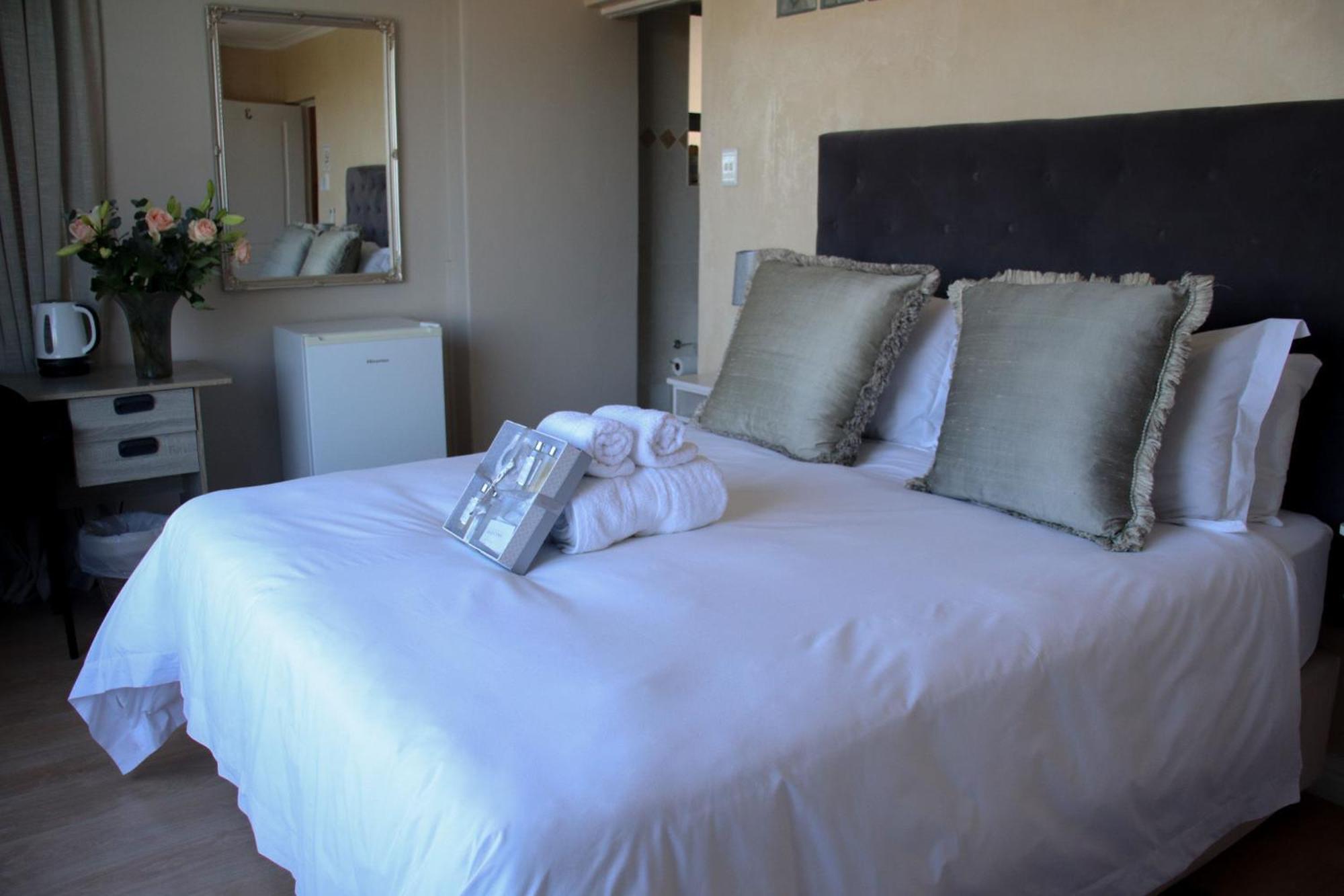Tygerviews On Uys Hotel Tygerberg Hills ภายนอก รูปภาพ