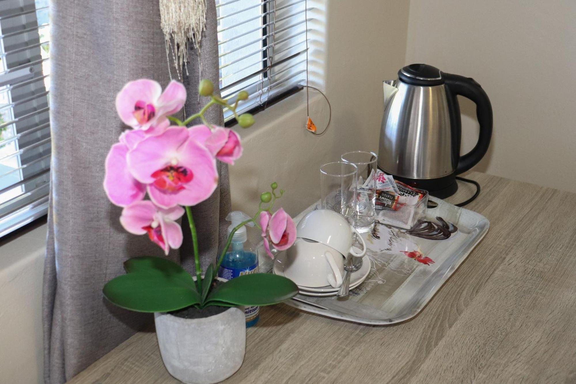 Tygerviews On Uys Hotel Tygerberg Hills ภายนอก รูปภาพ