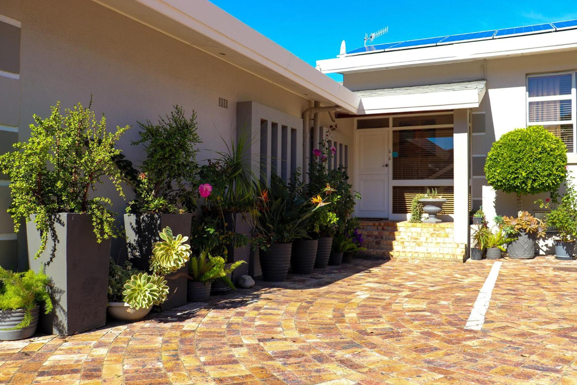 Tygerviews On Uys Hotel Tygerberg Hills ภายนอก รูปภาพ